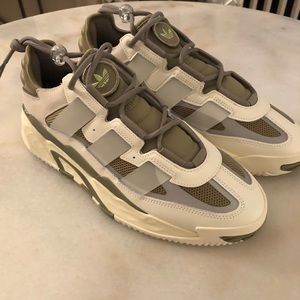 NWOT Adidas Niteball in Green/Cream/Silver Men’s US 10.5